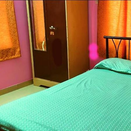Апартаменты Banjara Tour & Travels Калькутта Экстерьер фото